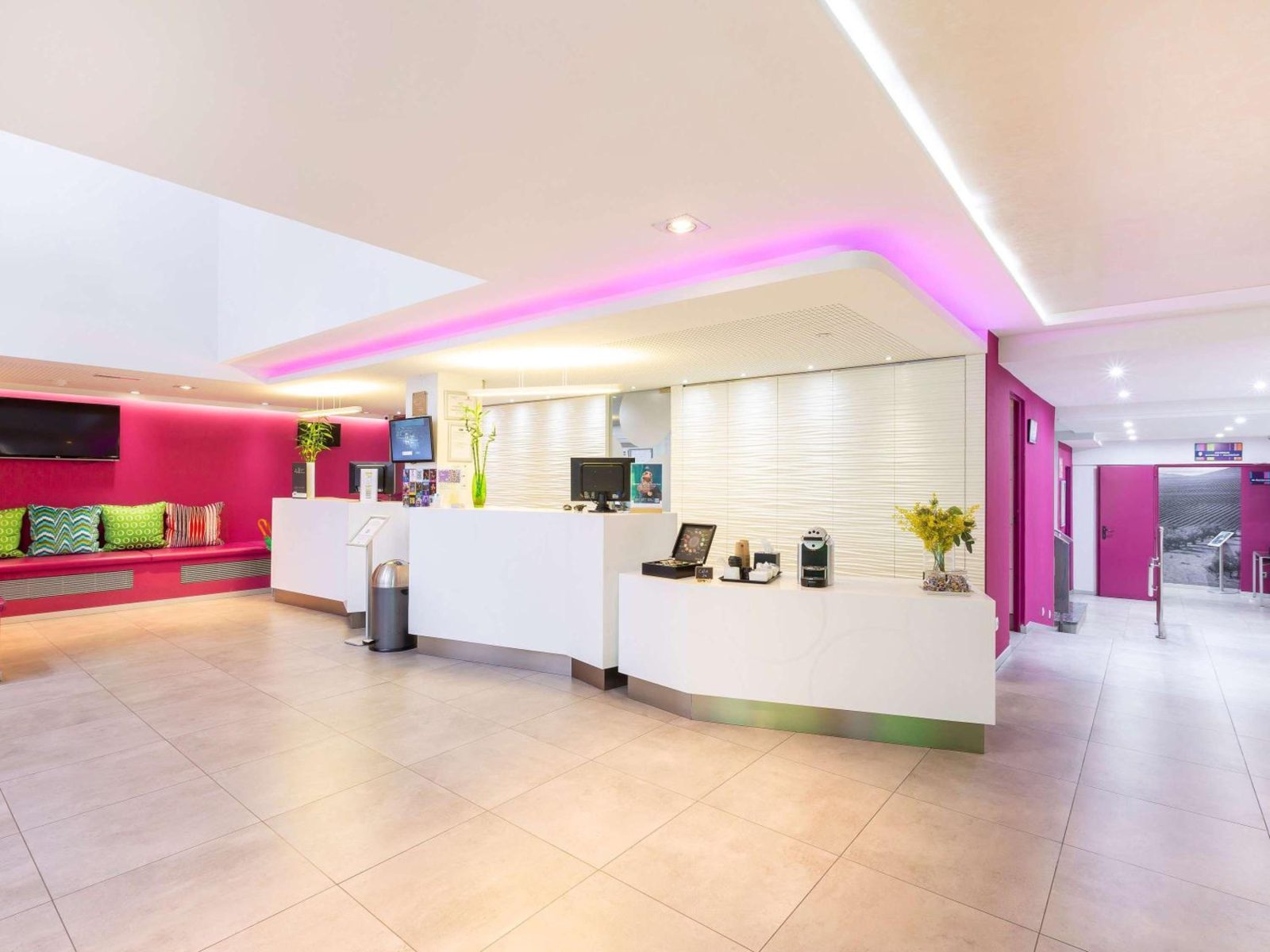 Ibis Styles Madrid Prado — photo 4