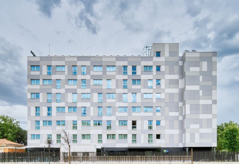 Holiday Inn Express - Madrid - Airport by IHG